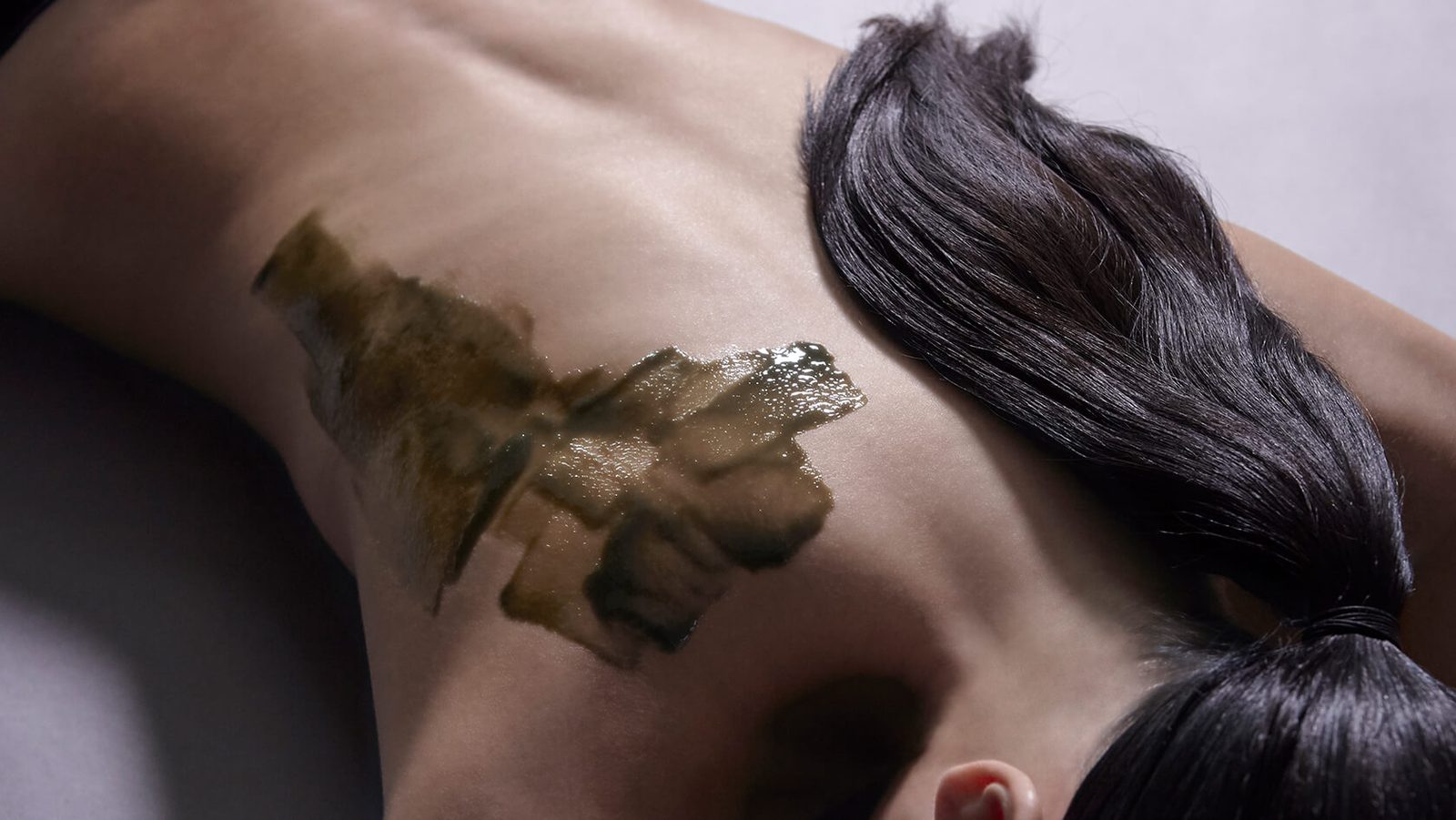 tělové zábaly, detoxikační a zeštíhlující zábaly, zpevnění pokožky těla, péče proti celulitidě, vonné detoxikační bahno, lymfatické zábaly